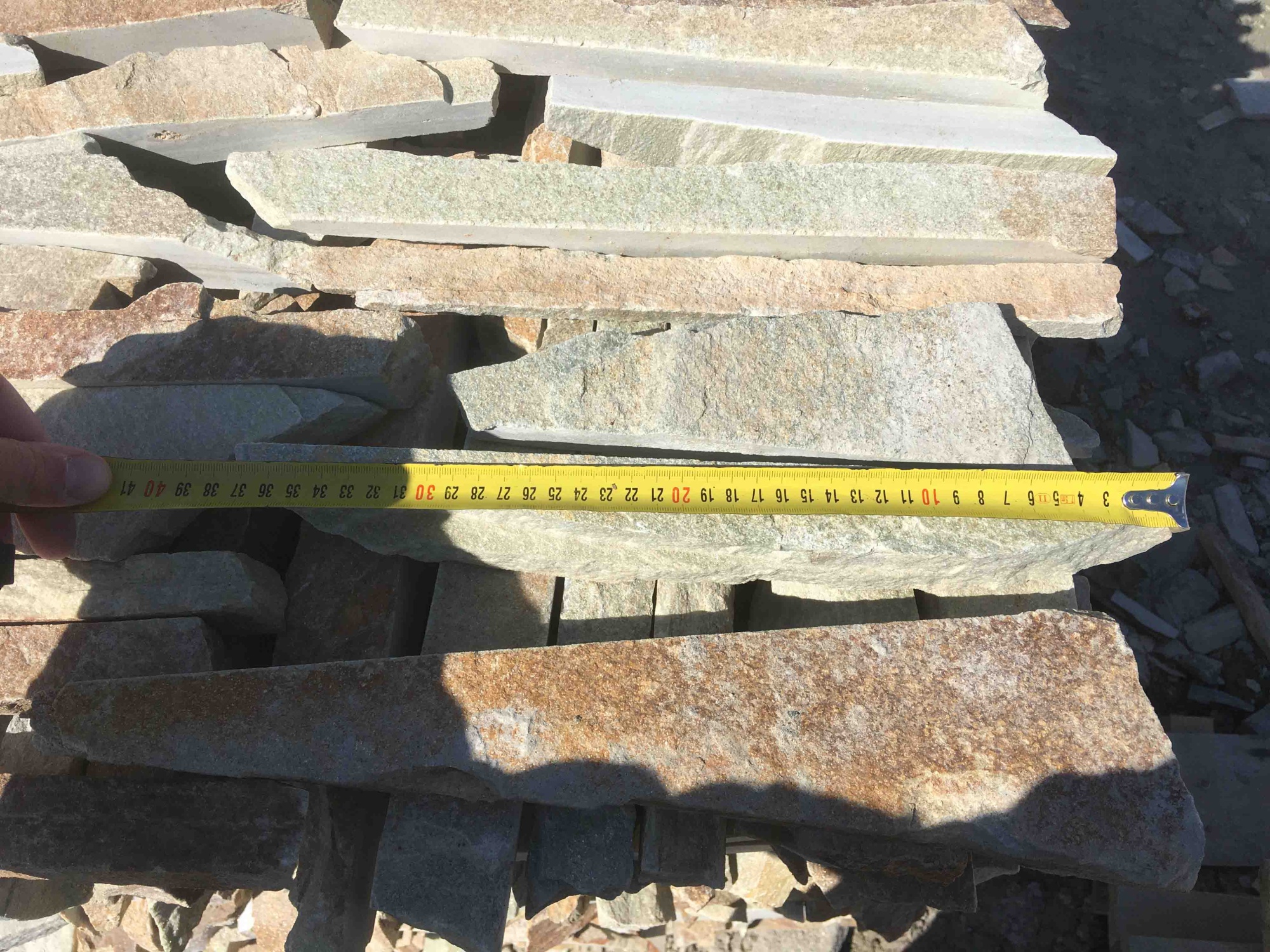 Горбушка златолит золотистый для облицовки купить в Барнаул