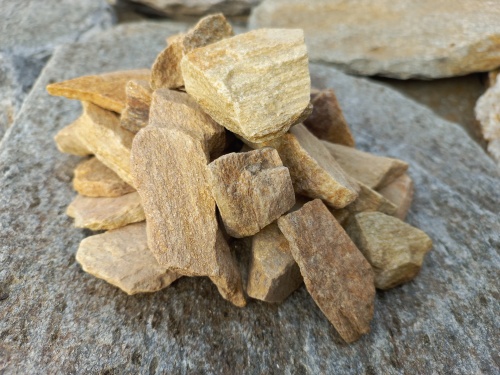 Златолит жёлтый декоративная каменная крошка купить в Барнаул