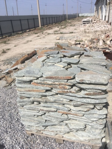 Златолит серебристый галтованный для цоколя купить в Барнаул